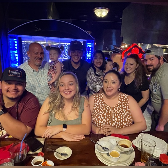 Meet your Posh Ambassador Maria - Picture 3 of 12